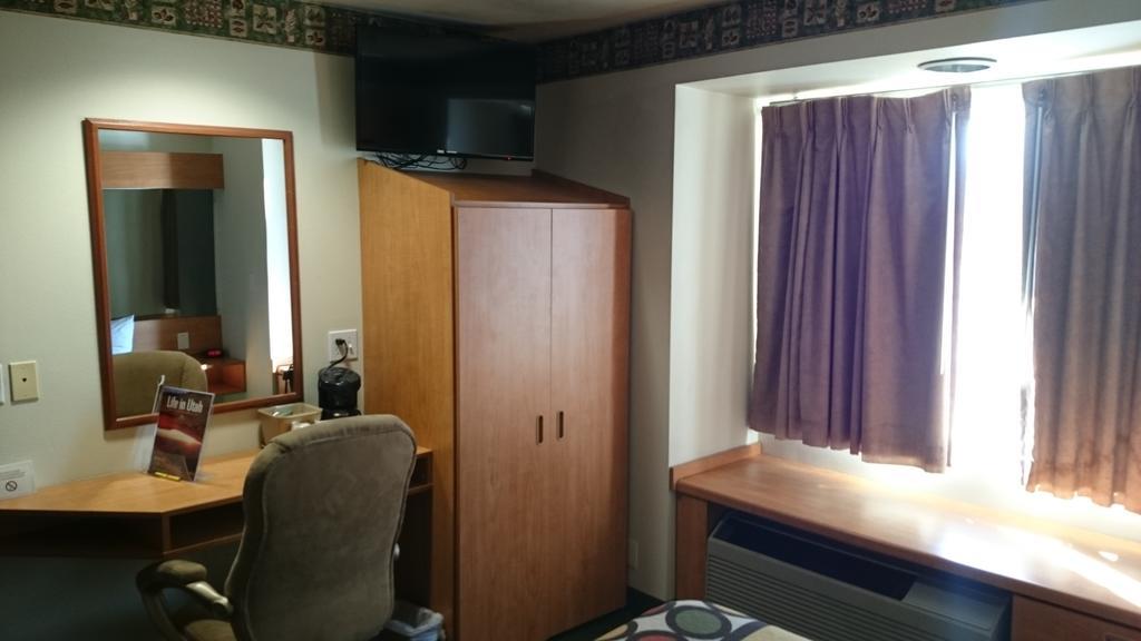 Super 8 By Wyndham Pride Midvale/Midvalley/Salt Lake City Quarto foto